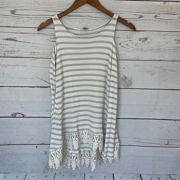 WALLFLOWER Grey White Stripe Cold Shoulder Top Size Small - Picture 3 of 10